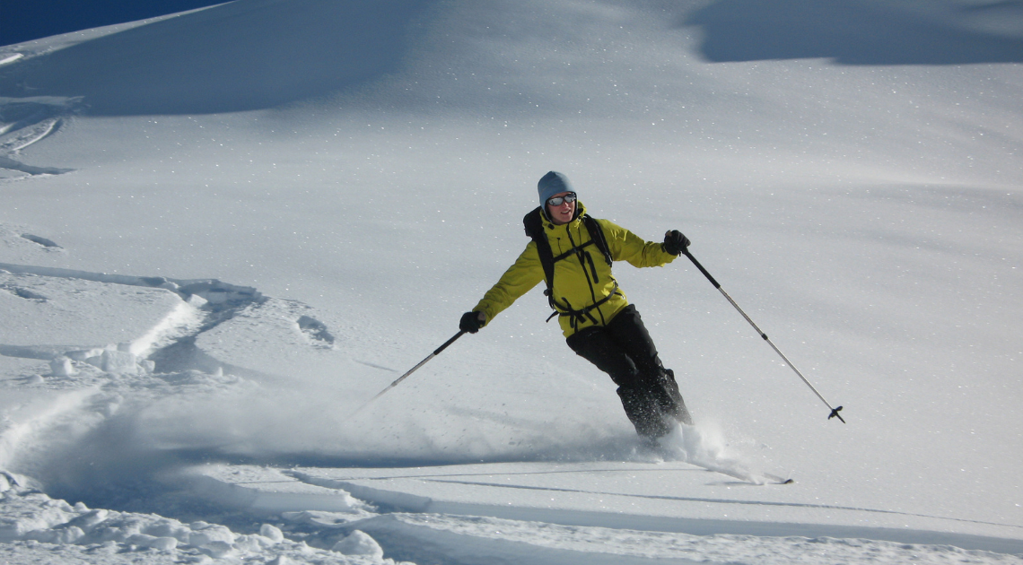 femme_sur_ski_volant